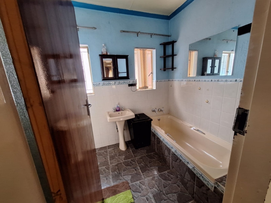  Bedroom Property for Sale in Heuweloord Gauteng