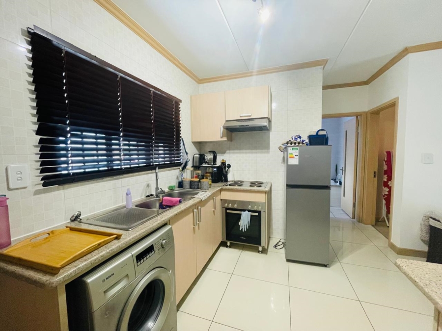 1 Bedroom Property for Sale in Noordwyk Gauteng