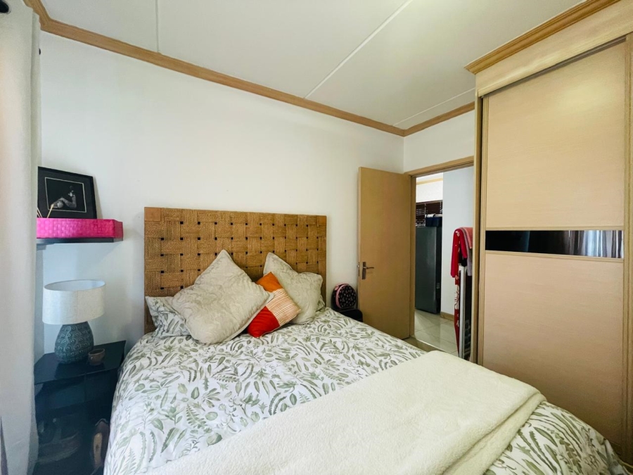 1 Bedroom Property for Sale in Noordwyk Gauteng