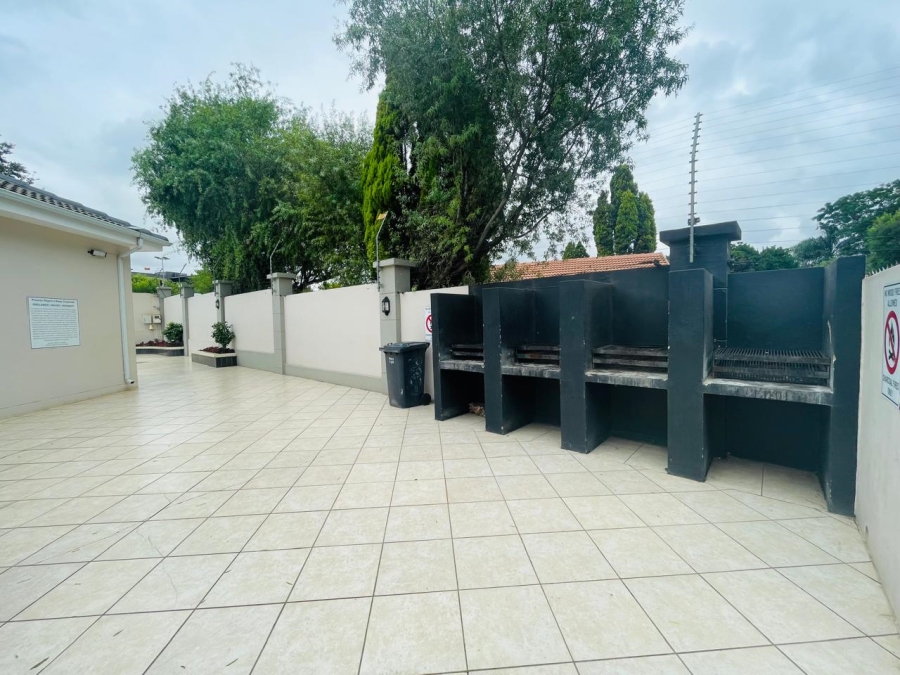 1 Bedroom Property for Sale in Noordwyk Gauteng