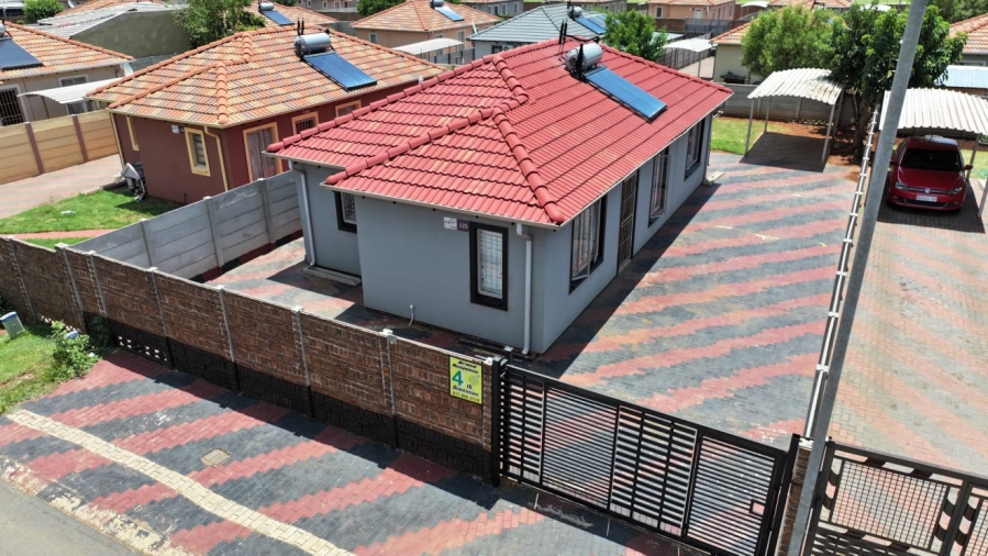 3 Bedroom Property for Sale in Albertsdal Gauteng