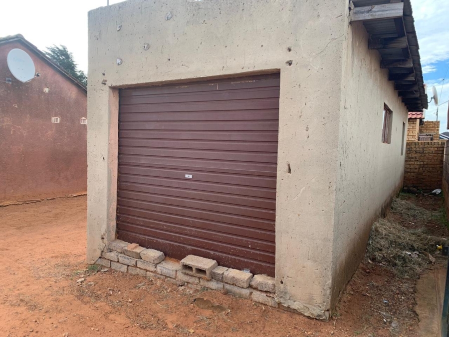 2 Bedroom Property for Sale in Mohlakeng Gauteng