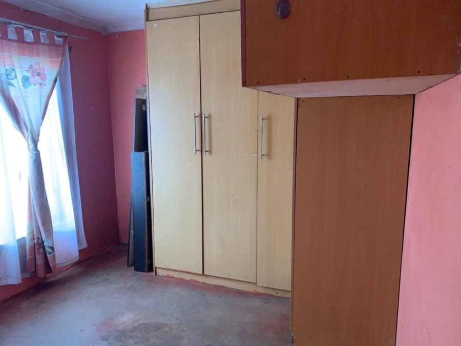 2 Bedroom Property for Sale in Mohlakeng Gauteng