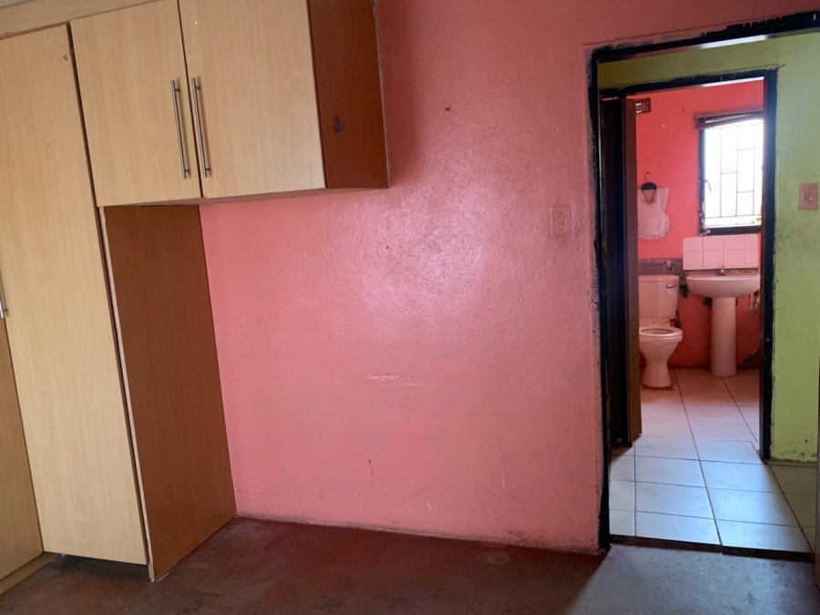 2 Bedroom Property for Sale in Mohlakeng Gauteng