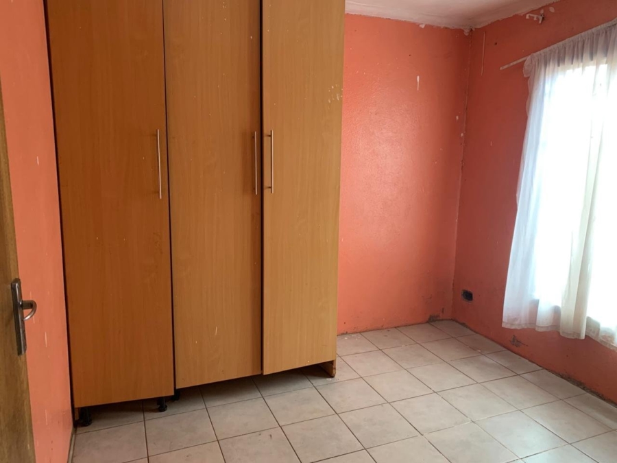 2 Bedroom Property for Sale in Mohlakeng Gauteng