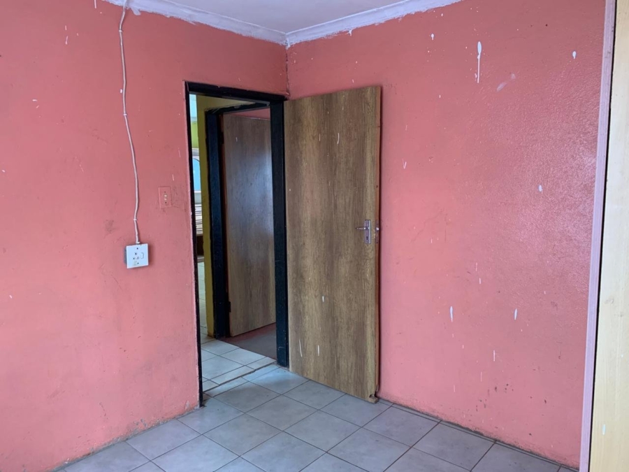 2 Bedroom Property for Sale in Mohlakeng Gauteng