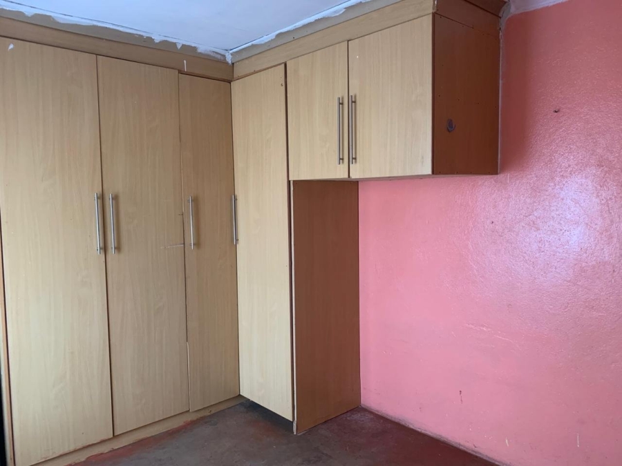 2 Bedroom Property for Sale in Mohlakeng Gauteng