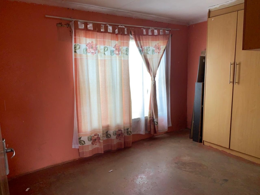 2 Bedroom Property for Sale in Mohlakeng Gauteng