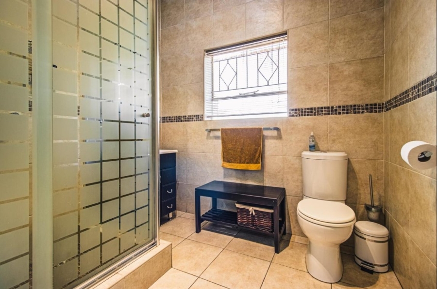 5 Bedroom Property for Sale in Sunnyridge Gauteng