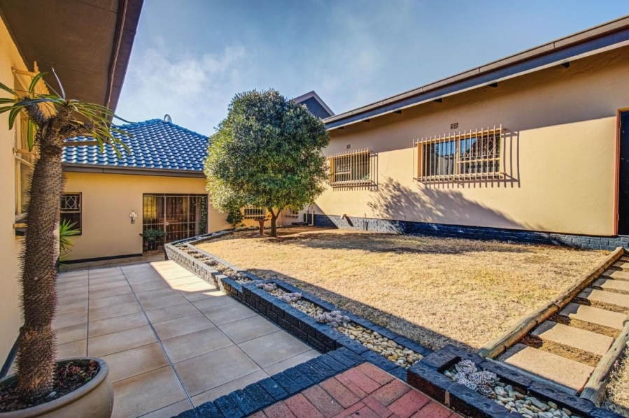 5 Bedroom Property for Sale in Sunnyridge Gauteng