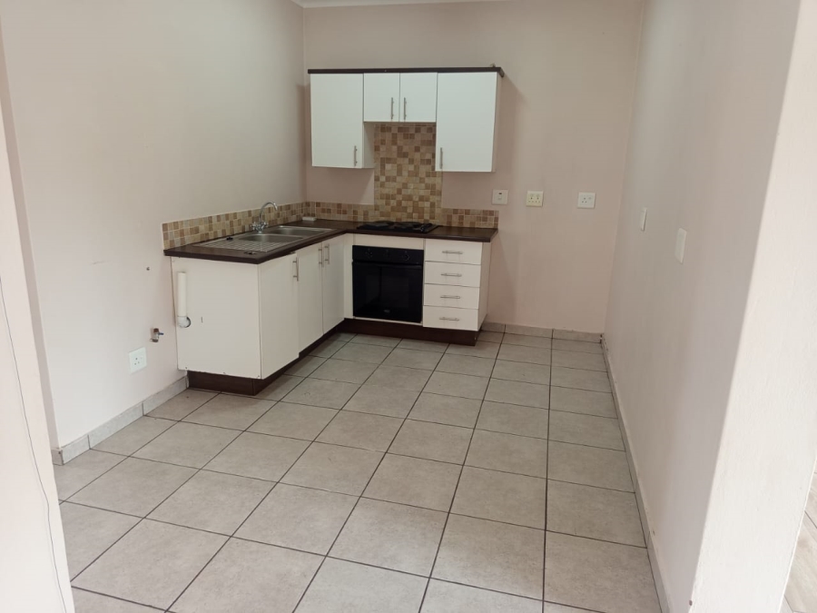To Let 2 Bedroom Property for Rent in Grand Central Gauteng