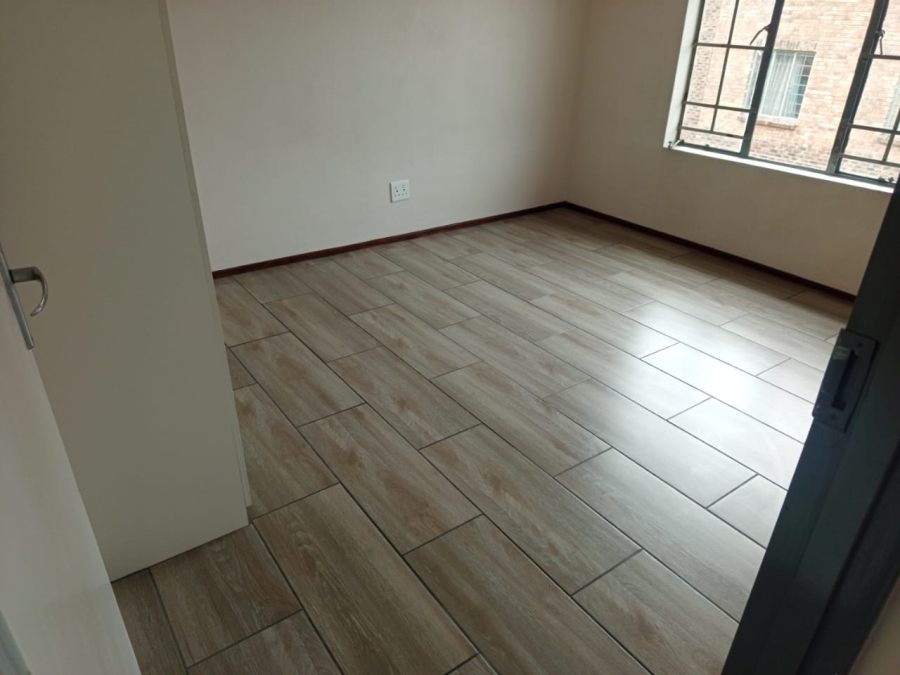 To Let 2 Bedroom Property for Rent in Grand Central Gauteng