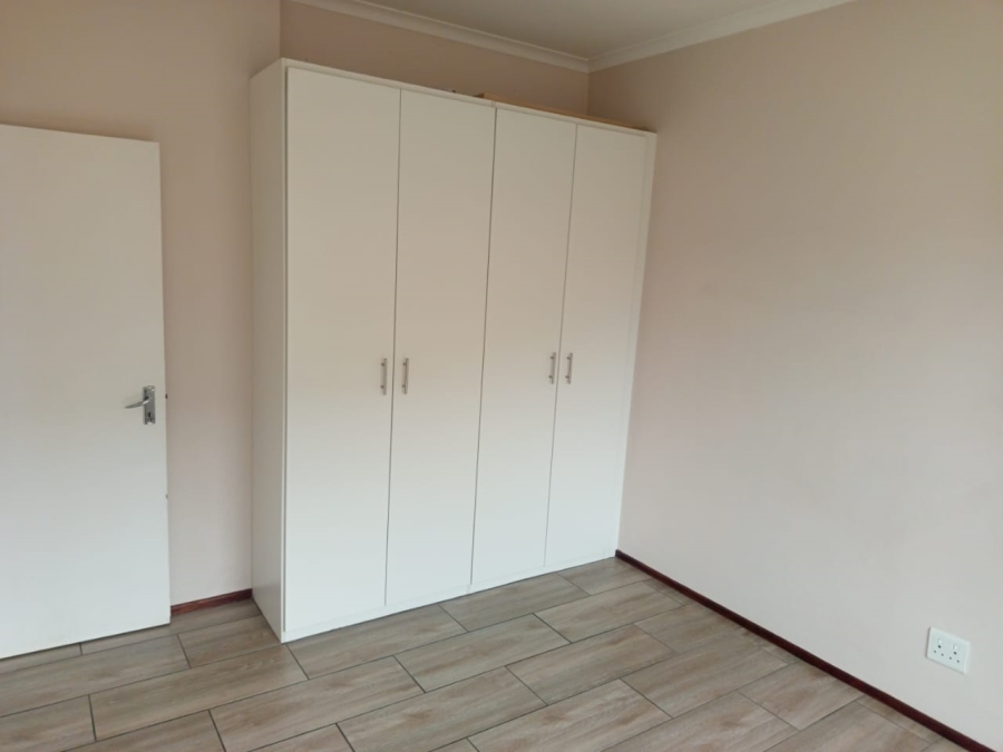 To Let 2 Bedroom Property for Rent in Grand Central Gauteng