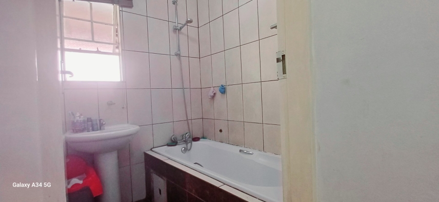 3 Bedroom Property for Sale in Verwoerdpark Gauteng