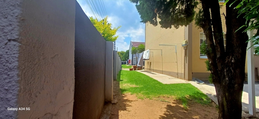 3 Bedroom Property for Sale in Verwoerdpark Gauteng