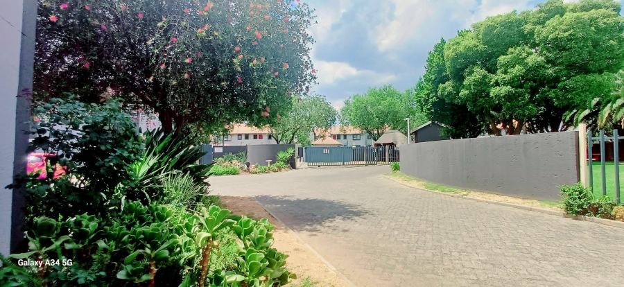 3 Bedroom Property for Sale in Verwoerdpark Gauteng