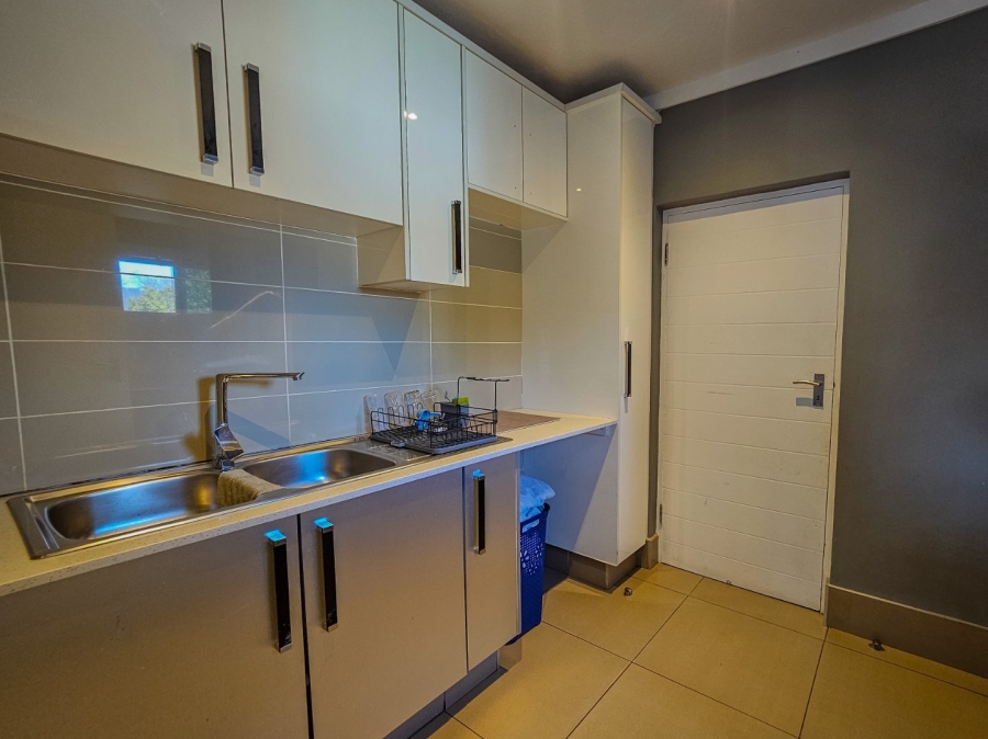 4 Bedroom Property for Sale in Midstream Ridge Gauteng