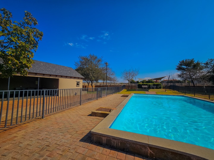 4 Bedroom Property for Sale in Midstream Ridge Gauteng