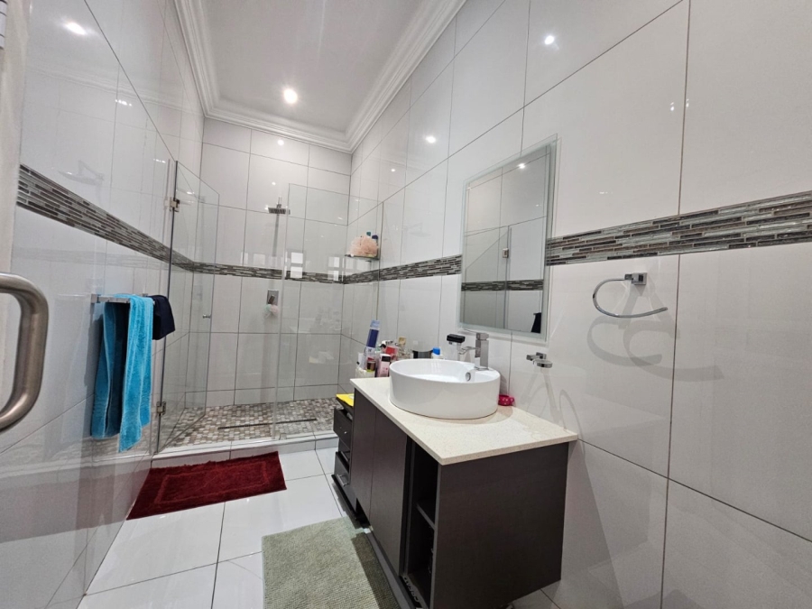  Bedroom Property for Sale in Eldo Village Estate Gauteng