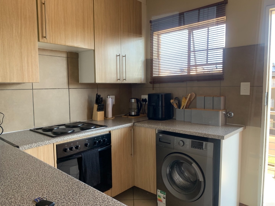 To Let 2 Bedroom Property for Rent in Monavoni Gauteng