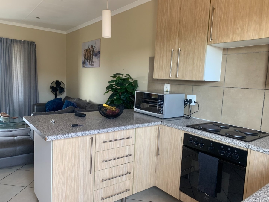 To Let 2 Bedroom Property for Rent in Monavoni Gauteng