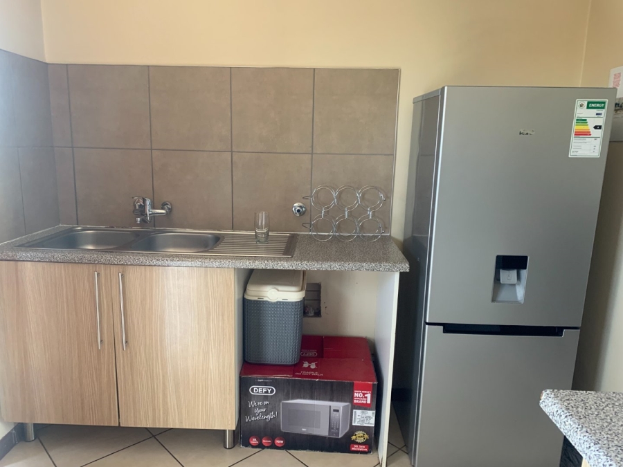 To Let 2 Bedroom Property for Rent in Monavoni Gauteng