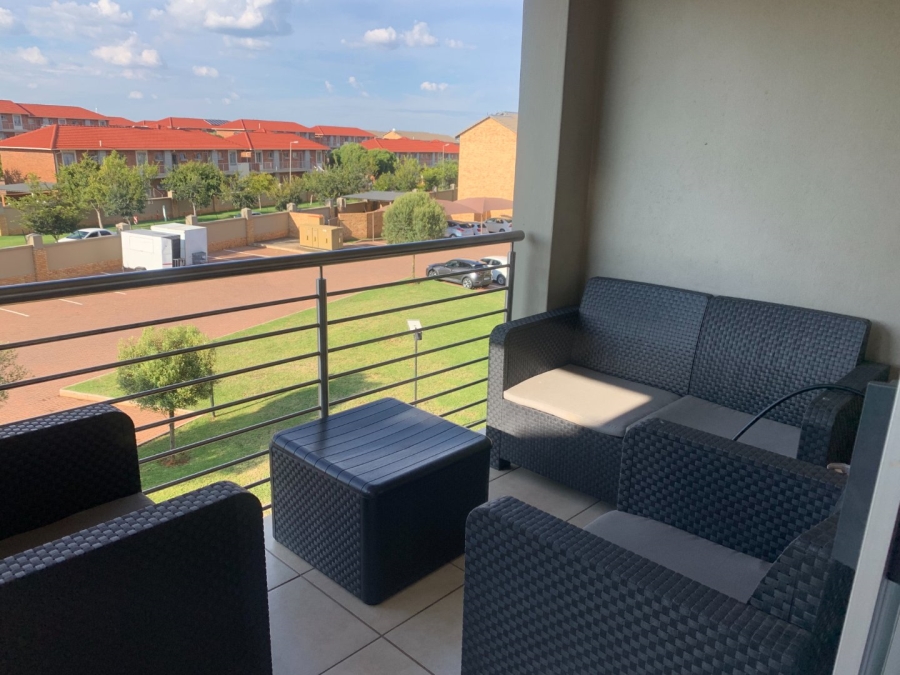 To Let 2 Bedroom Property for Rent in Monavoni Gauteng