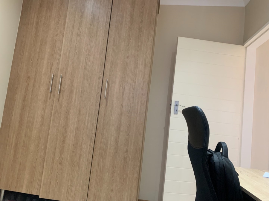 To Let 2 Bedroom Property for Rent in Monavoni Gauteng