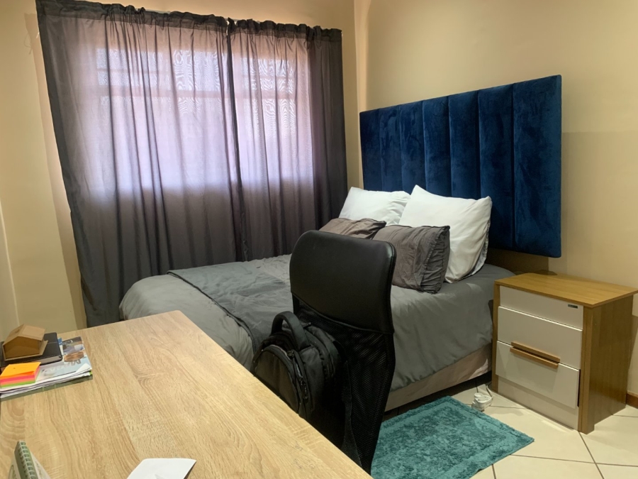 To Let 2 Bedroom Property for Rent in Monavoni Gauteng