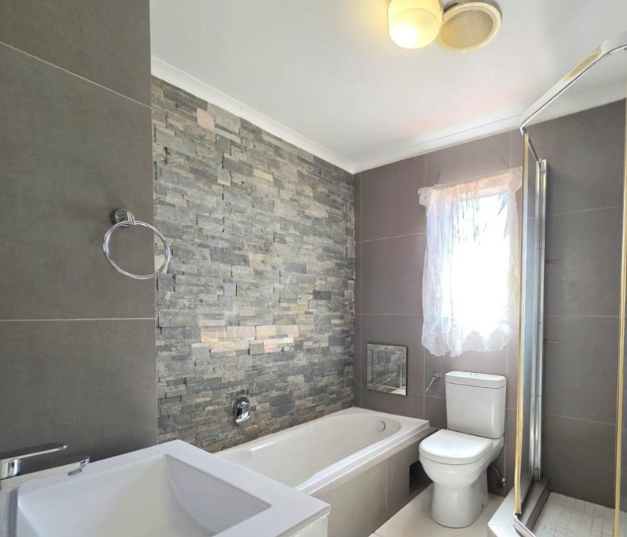 2 Bedroom Property for Sale in Vanderbijlpark SW 5 Gauteng