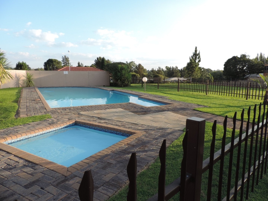 2 Bedroom Property for Sale in Vanderbijlpark SW 5 Gauteng