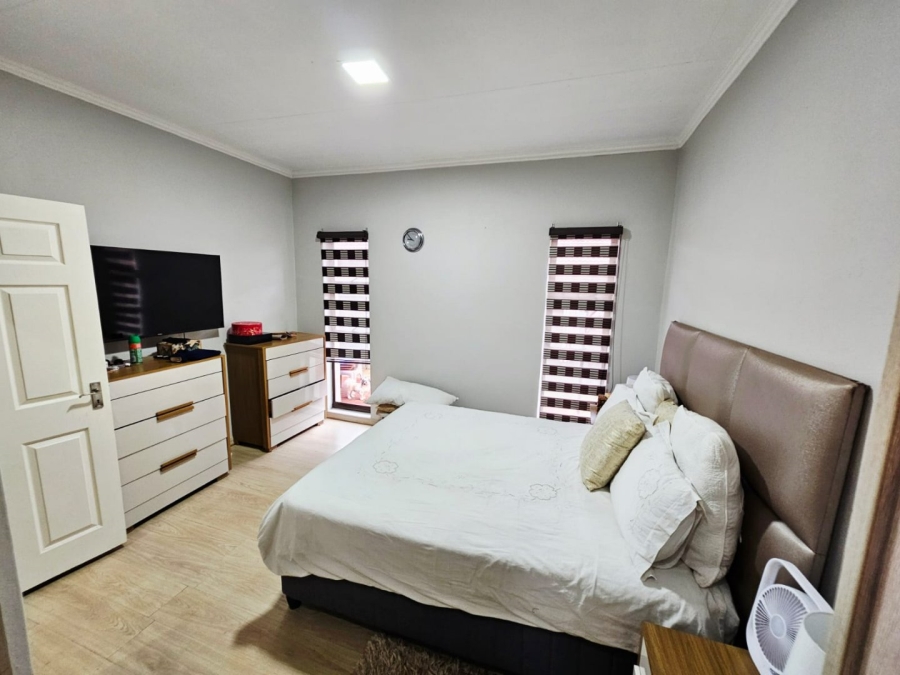 3 Bedroom Property for Sale in Monavoni Gauteng