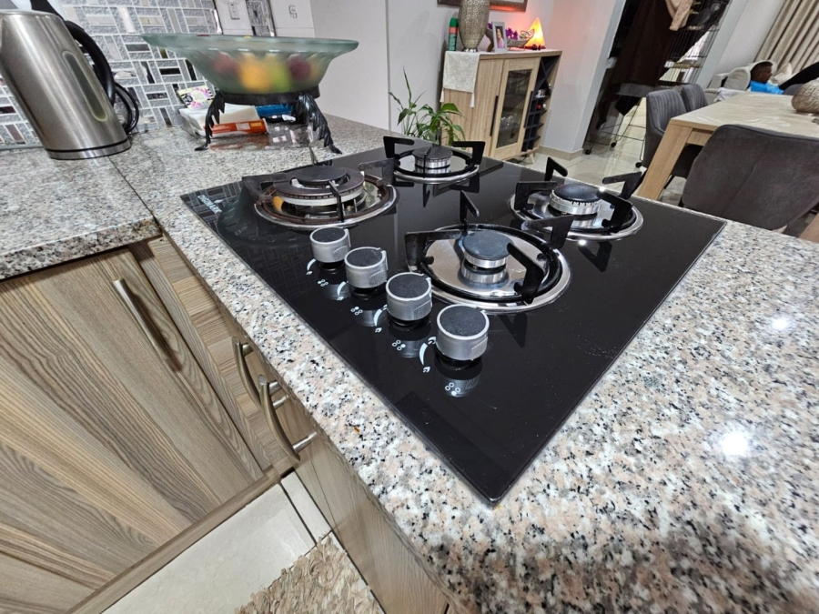 3 Bedroom Property for Sale in Monavoni Gauteng