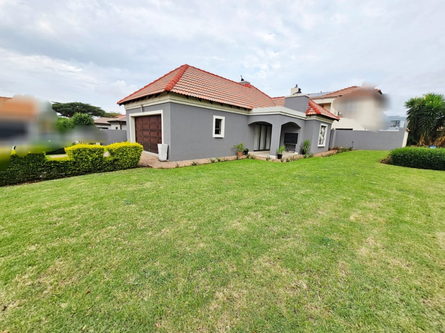 3 Bedroom Property for Sale in Monavoni Gauteng
