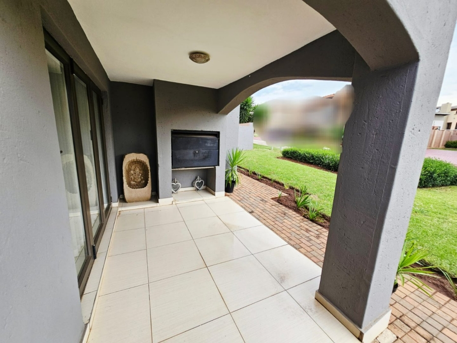 3 Bedroom Property for Sale in Monavoni Gauteng