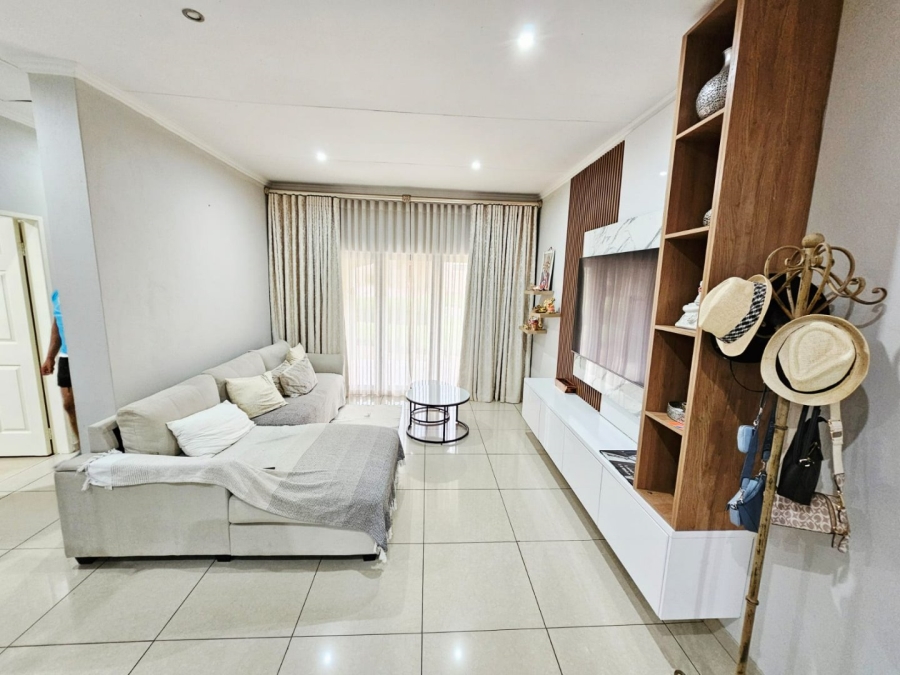 3 Bedroom Property for Sale in Monavoni Gauteng