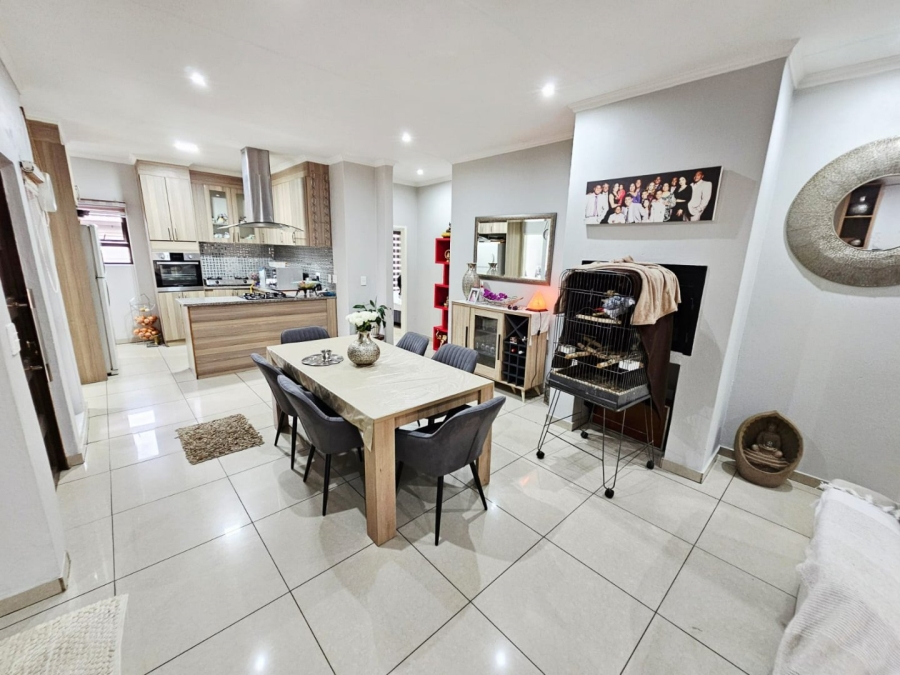 3 Bedroom Property for Sale in Monavoni Gauteng