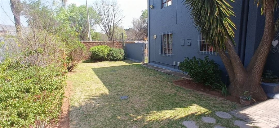 2 Bedroom Property for Sale in Glen Marais Gauteng