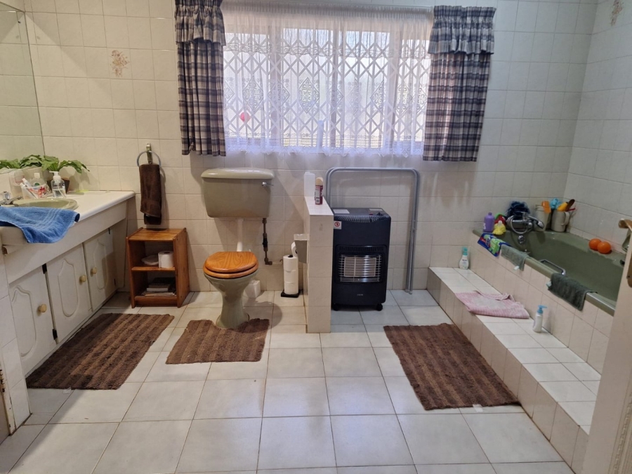 4 Bedroom Property for Sale in Raslouw A H Gauteng