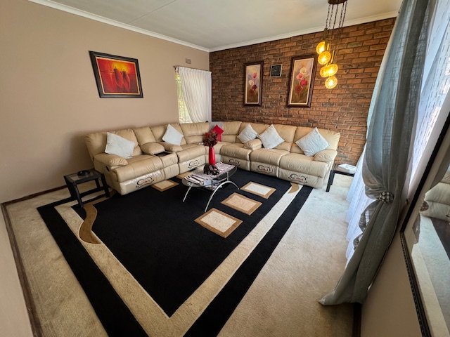 5 Bedroom Property for Sale in Terenure Gauteng