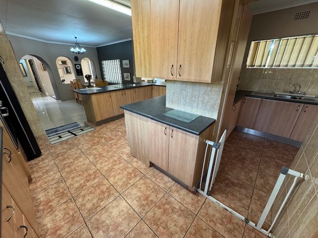 5 Bedroom Property for Sale in Terenure Gauteng