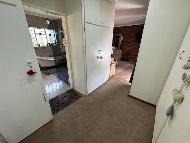 5 Bedroom Property for Sale in Terenure Gauteng