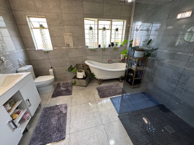 5 Bedroom Property for Sale in Terenure Gauteng