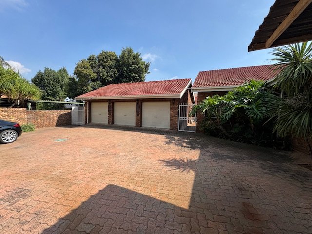 5 Bedroom Property for Sale in Terenure Gauteng