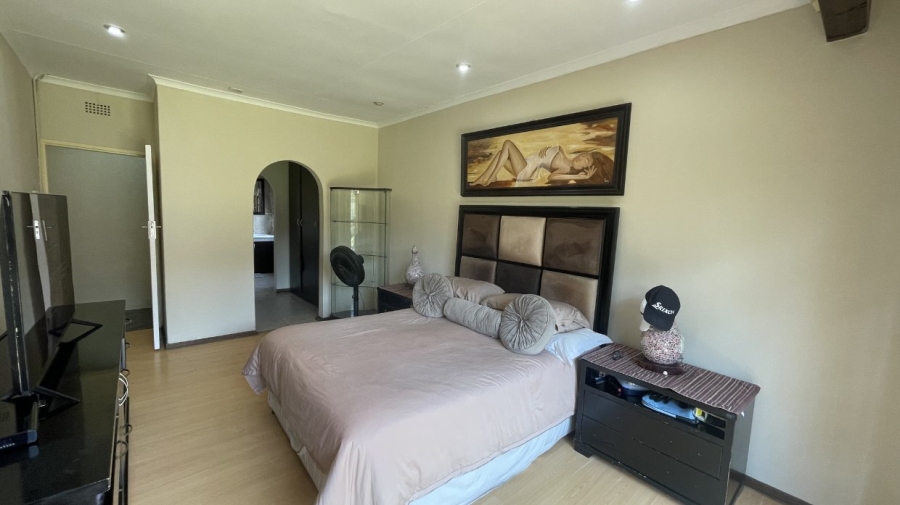 4 Bedroom Property for Sale in Brackendowns Gauteng