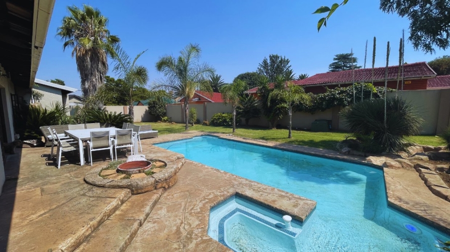 4 Bedroom Property for Sale in Brackendowns Gauteng