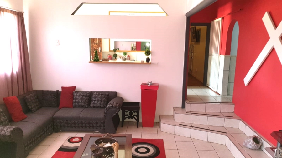  Bedroom Property for Sale in Casseldale Gauteng