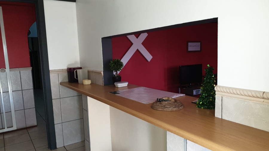  Bedroom Property for Sale in Casseldale Gauteng