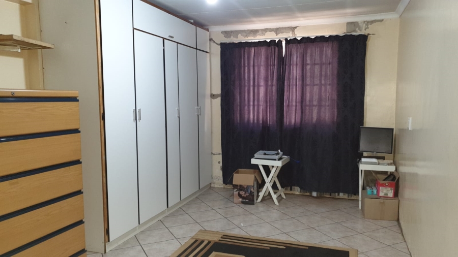  Bedroom Property for Sale in Casseldale Gauteng