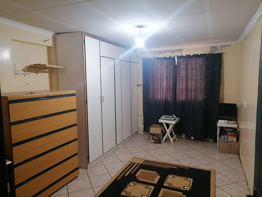  Bedroom Property for Sale in Casseldale Gauteng